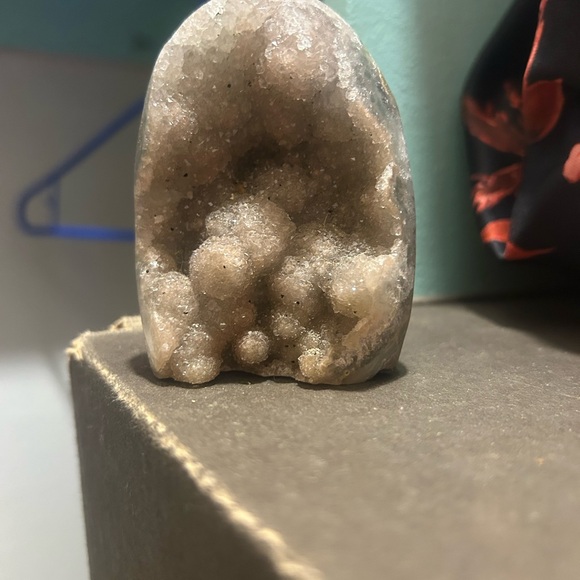 Rainbow Amethyst Cutbase - Picture 4 of 4